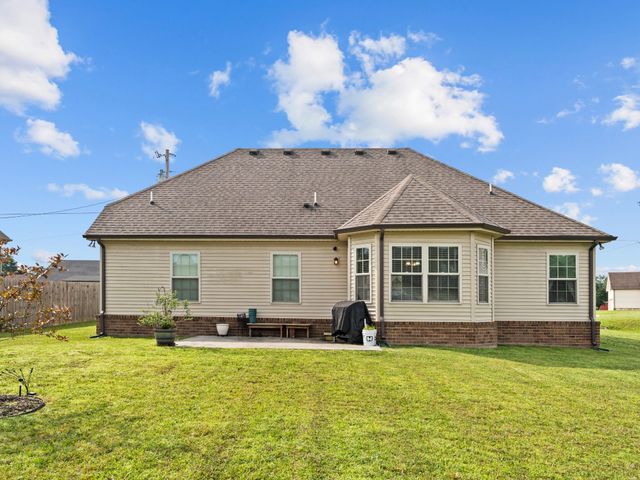 115 Grace Ct, Manchester, TN 37355