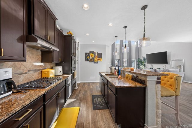 1634 Iron Wolf Pass, San Antonio, TX 78245