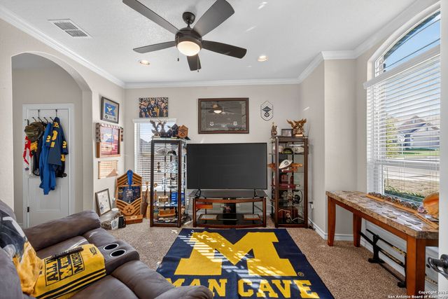 1634 Iron Wolf Pass, San Antonio, TX 78245