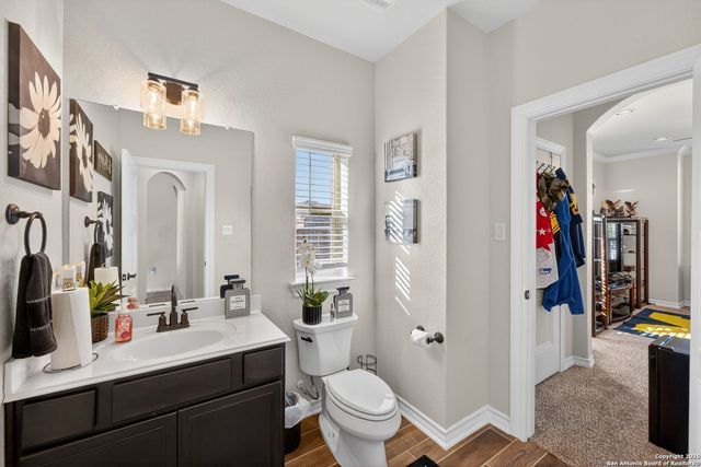 1634 Iron Wolf Pass, San Antonio, TX 78245