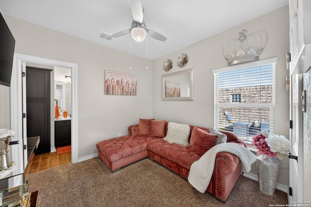 1634 Iron Wolf Pass, San Antonio, TX 78245