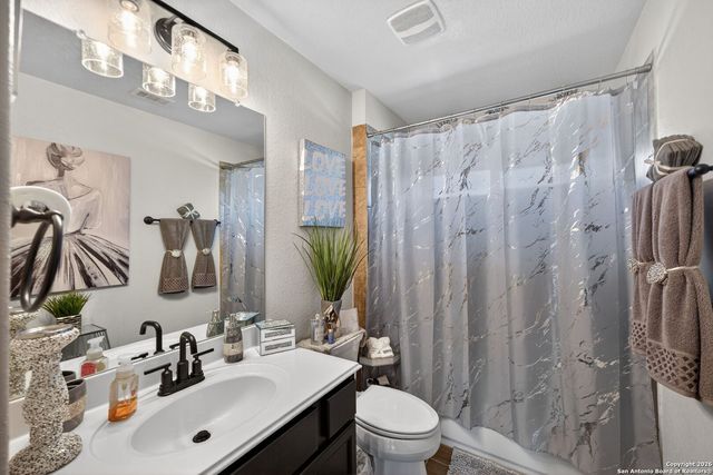 1634 Iron Wolf Pass, San Antonio, TX 78245