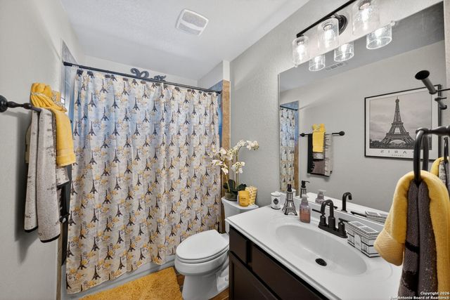 1634 Iron Wolf Pass, San Antonio, TX 78245