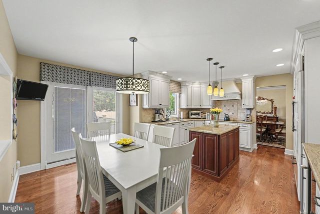 2010 BUCKINGHAM DR, Jamison, PA 18929