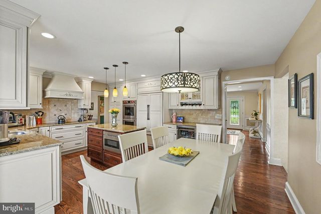 2010 BUCKINGHAM DR, Jamison, PA 18929
