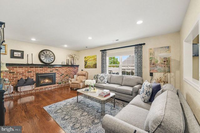 2010 BUCKINGHAM DR, Jamison, PA 18929