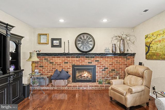 2010 BUCKINGHAM DR, Jamison, PA 18929