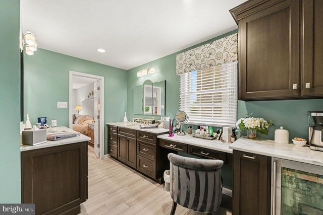 2010 BUCKINGHAM DR, Jamison, PA 18929