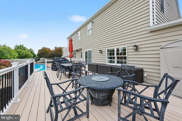 2010 BUCKINGHAM DR, Jamison, PA 18929