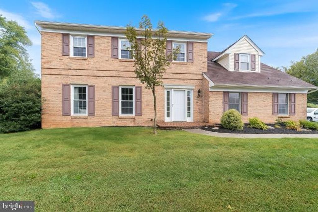 5175 MEADOWVIEW DR, Macungie, PA 18062