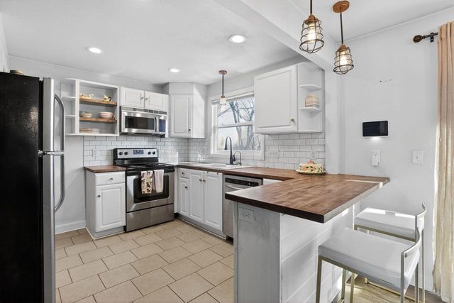 1429 Macarthur Road, Madison, WI 53714