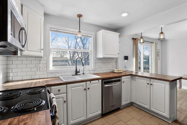 1429 Macarthur Road, Madison, WI 53714