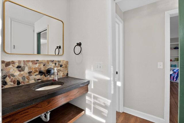 1429 Macarthur Road, Madison, WI 53714