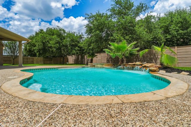 8015 Ravens Point Drive, Richmond, TX 77406