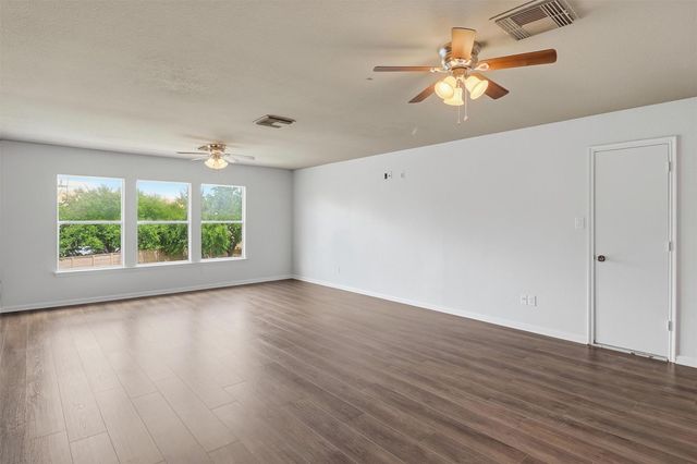 8015 Ravens Point Drive, Richmond, TX 77406