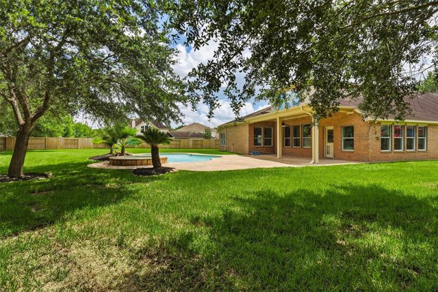8015 Ravens Point Drive, Richmond, TX 77406