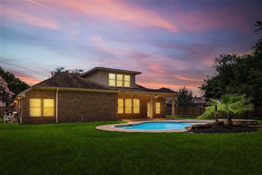 8015 Ravens Point Drive, Richmond, TX 77406