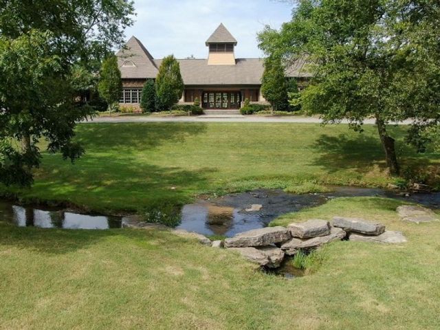 2892 Americus Dr, Thompsons Station, TN 37179