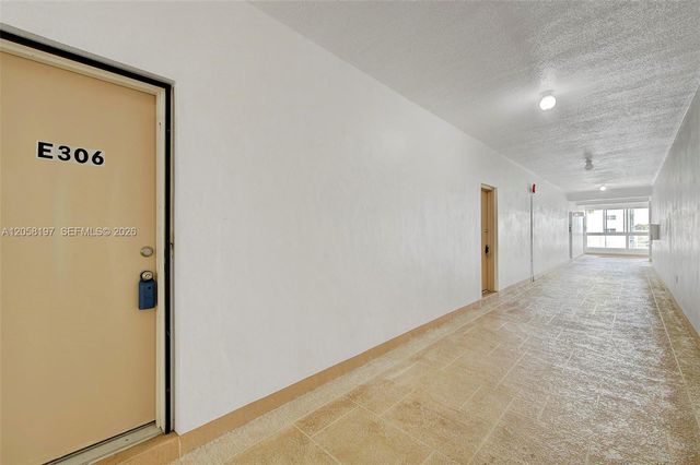 3020 NE 16th Ave 306, Oakland Park, FL 33334