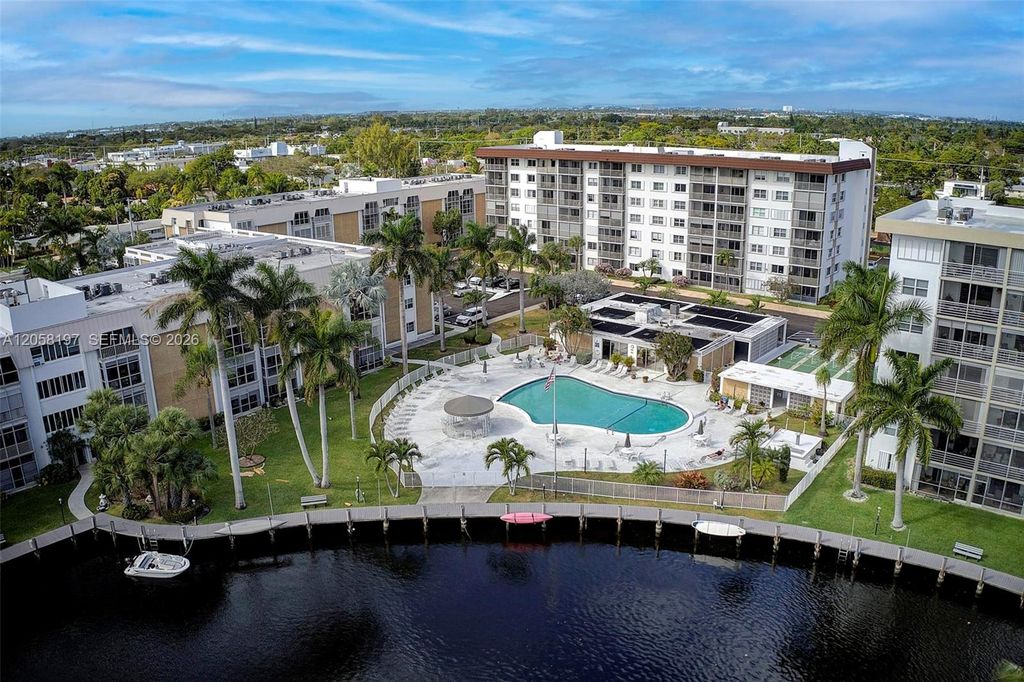 3020 NE 16th Ave 306, Oakland Park, FL 33334