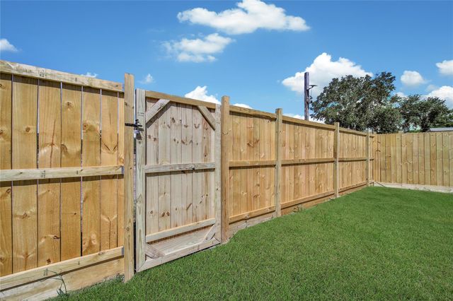 7611 Athlone Drive, Houston, TX 77088