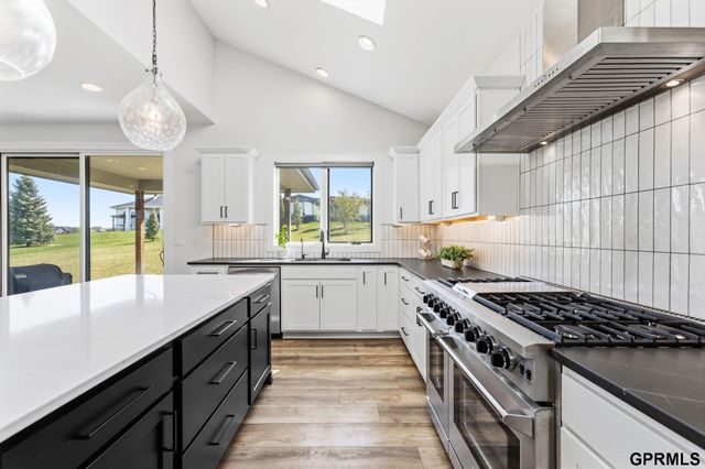 3827 S 212Th Street, Elkhorn, NE 68022