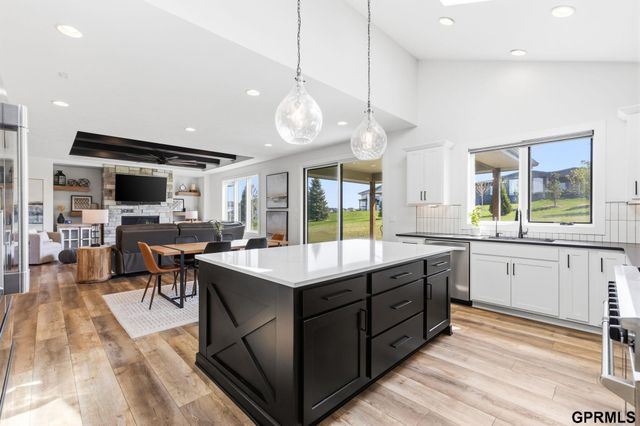 3827 S 212Th Street, Elkhorn, NE 68022