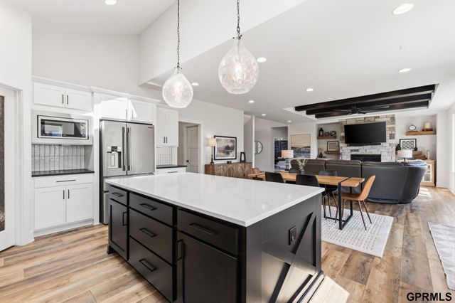 3827 S 212Th Street, Elkhorn, NE 68022