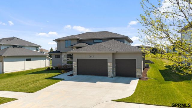 3827 S 212Th Street, Elkhorn, NE 68022