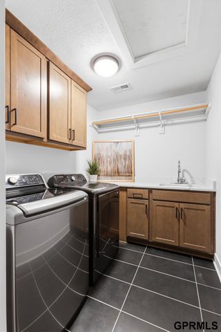 3827 S 212Th Street, Elkhorn, NE 68022