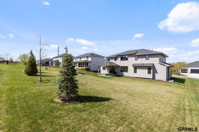3827 S 212Th Street, Elkhorn, NE 68022