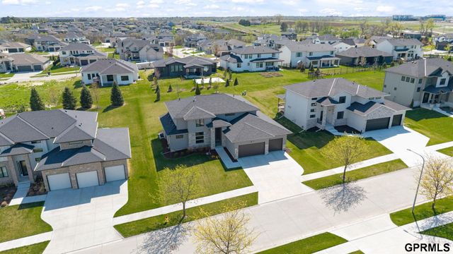 3827 S 212Th Street, Elkhorn, NE 68022