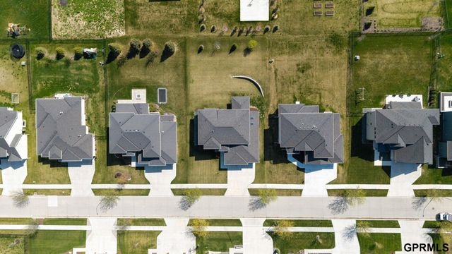3827 S 212Th Street, Elkhorn, NE 68022