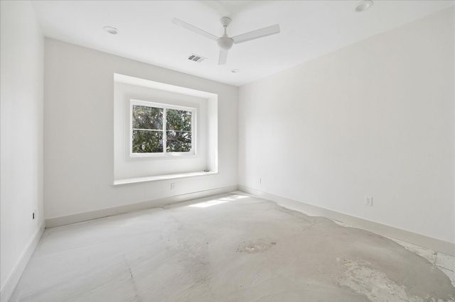 1614 Woodcrest Drive, Houston, TX 77018