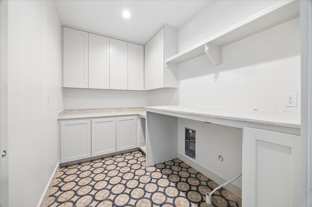 1614 Woodcrest Drive, Houston, TX 77018