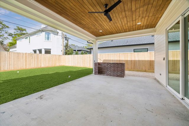 1614 Woodcrest Drive, Houston, TX 77018