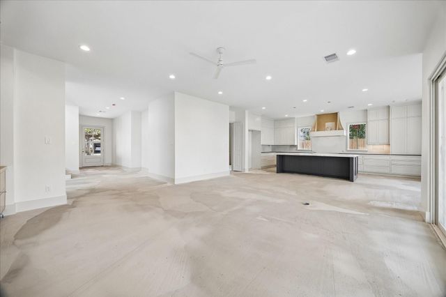 1614 Woodcrest Drive, Houston, TX 77018