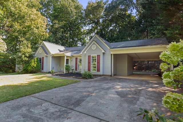 229 Cub Cove Drive, Walhalla, SC 29691