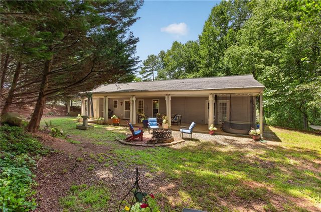 229 Cub Cove Drive, Walhalla, SC 29691