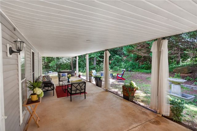 229 Cub Cove Drive, Walhalla, SC 29691