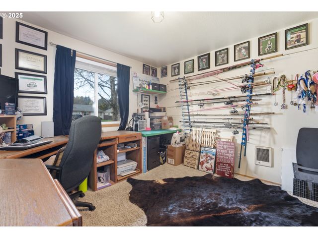 270 LARCH St, Woodland, WA 98674