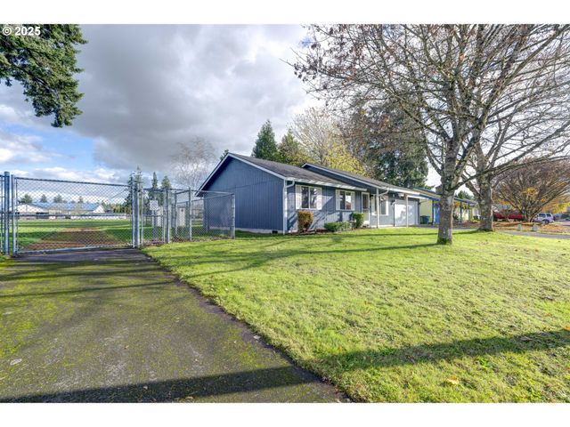 270 LARCH St, Woodland, WA 98674