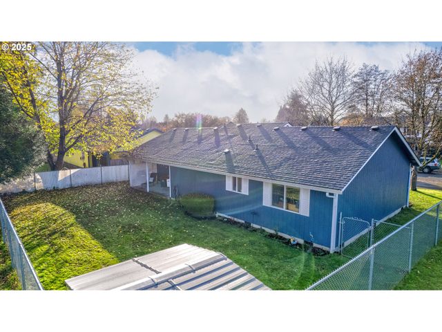 270 LARCH St, Woodland, WA 98674