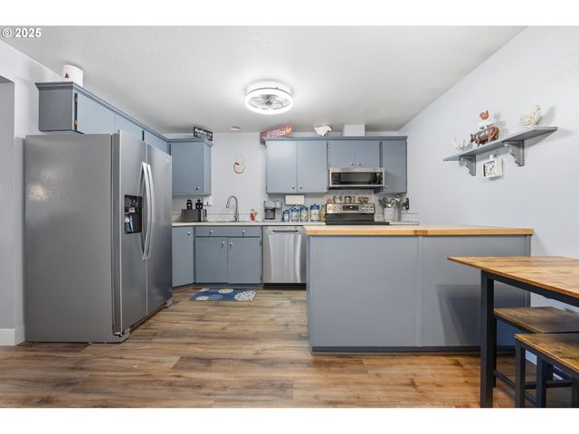 270 LARCH St, Woodland, WA 98674