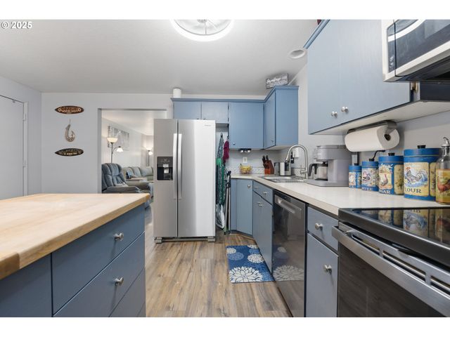 270 LARCH St, Woodland, WA 98674