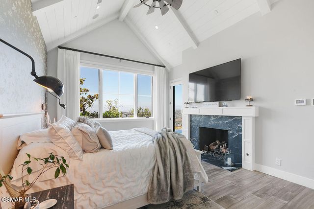 2431 Sapra Street, Thousand Oaks, CA 91362