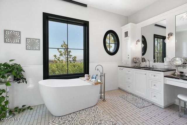 2431 Sapra Street, Thousand Oaks, CA 91362