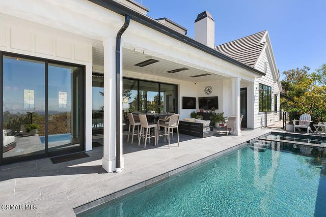 2431 Sapra Street, Thousand Oaks, CA 91362