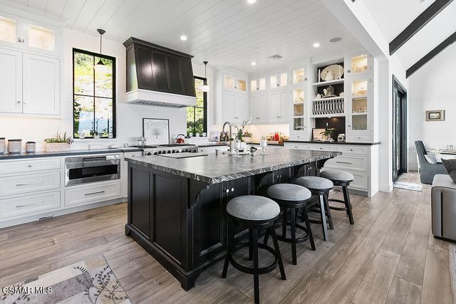 2431 Sapra Street, Thousand Oaks, CA 91362