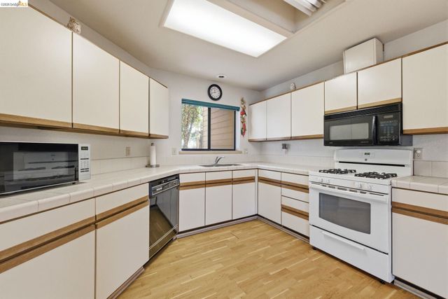 17223 Nile River Dr, Sonora, CA 95370